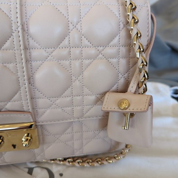 Dior Quilted Shoulder Bag in Cream with Gold Chain - Picture 5 of 14
